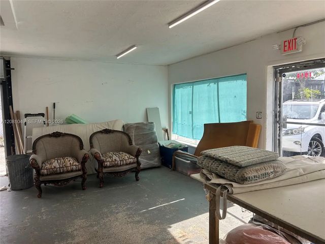 4 of 8 - 1910 N Dixie Highway #1914, Hollywood, FL