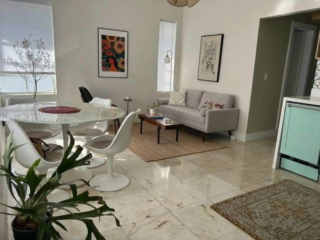 2 of 27 - 801 8th Street #201, Miami Beach, FL