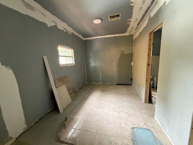 5 of 15 - 631 37th Street #631, West Palm Beach, FL