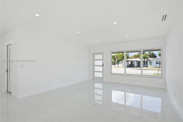 5 of 32 - 824 Nw 29th Court, Wilton Manors, FL