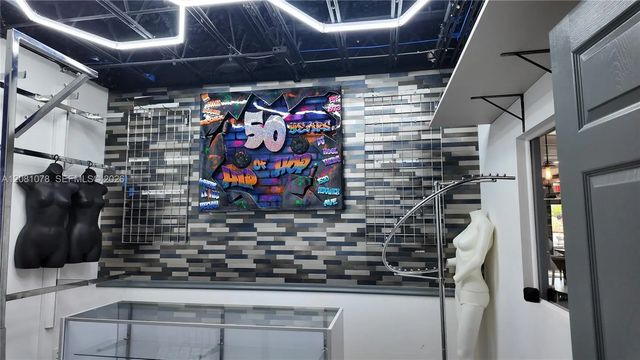 3 of 9 - 900 Nw 6th Street, Fort Lauderdale, FL