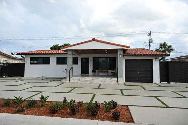 850 W 51st Place, Hialeah