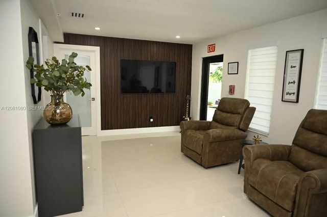 3 of 23 - 850 W 51st Place, Hialeah, FL