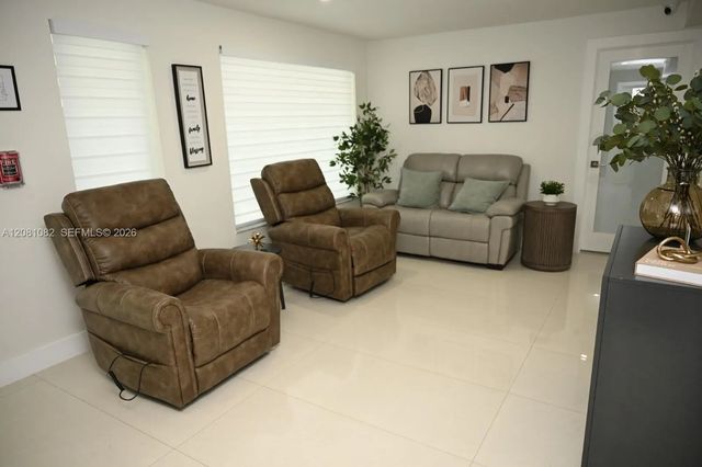 4 of 23 - 850 W 51st Place, Hialeah, FL