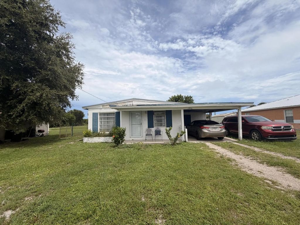 1906 N 16th Court, Fort Pierce