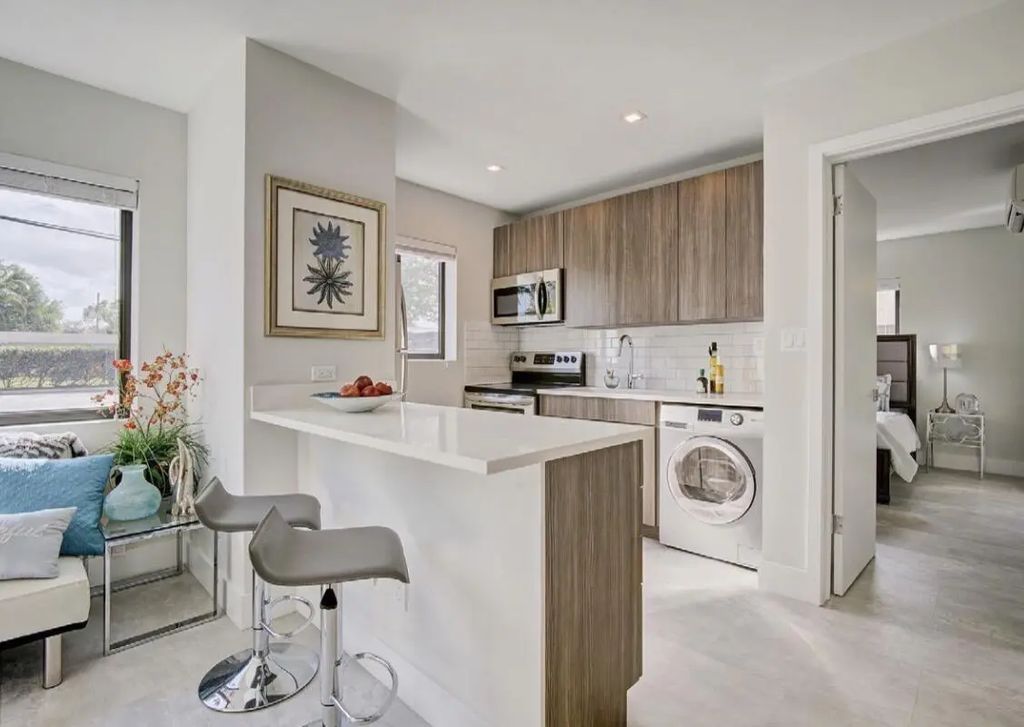 1273 Ne 38th Street #2, Oakland Park
