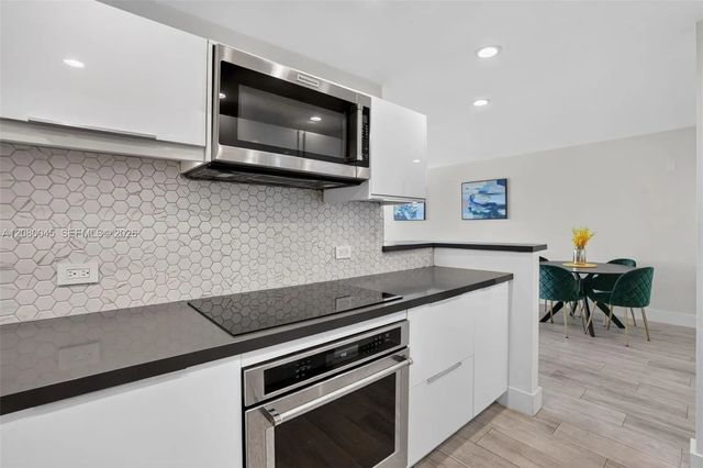 5 of 59 - 2500 Ne 135th Street #c311, North Miami, FL