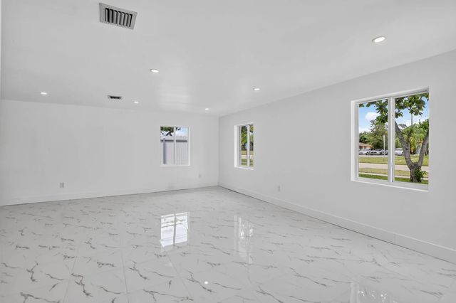 5 of 36 - 182 Sw 6 Street, Deerfield Beach, FL