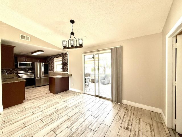 4 of 14 - 637 Sw Granadeer Street, Port St. Lucie, FL