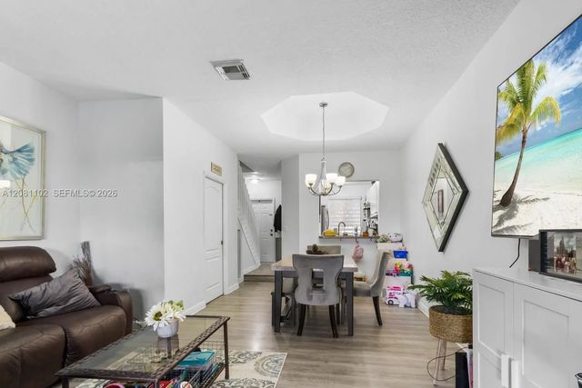 8210 Nw 10th Street #4, Miami