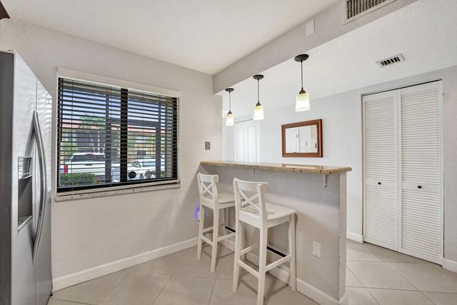 4 of 25 - 303 Lakeview Drive #102, Weston, FL