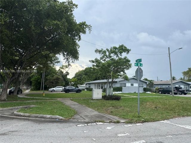 2 of 13 - 16900 Ne 18th Avenue, North Miami Beach, FL