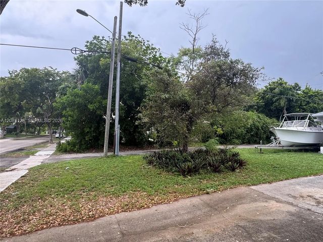 4 of 13 - 16900 Ne 18th Avenue, North Miami Beach, FL