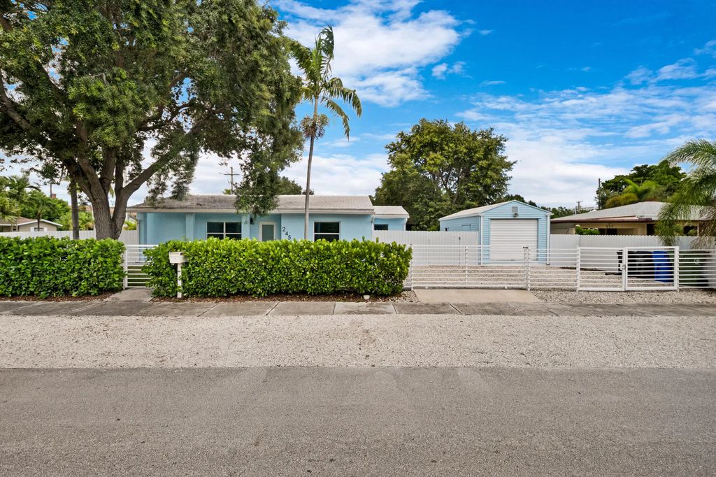 245 Sw 20th Street, Fort Lauderdale