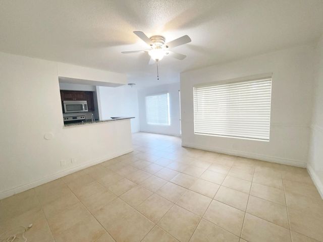 815 W Boynton Beach Boulevard W #4-102, Boynton Beach