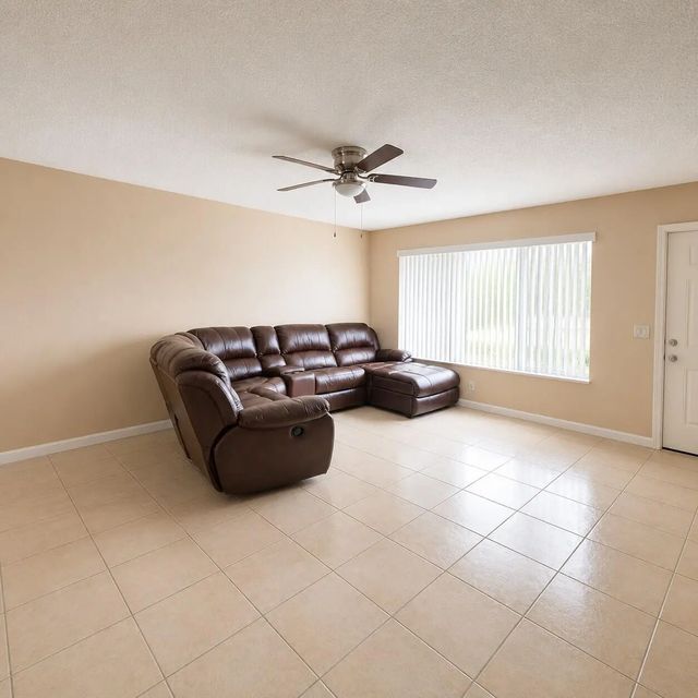 2 of 7 - 4570 Orleans Court #c, West Palm Beach, FL