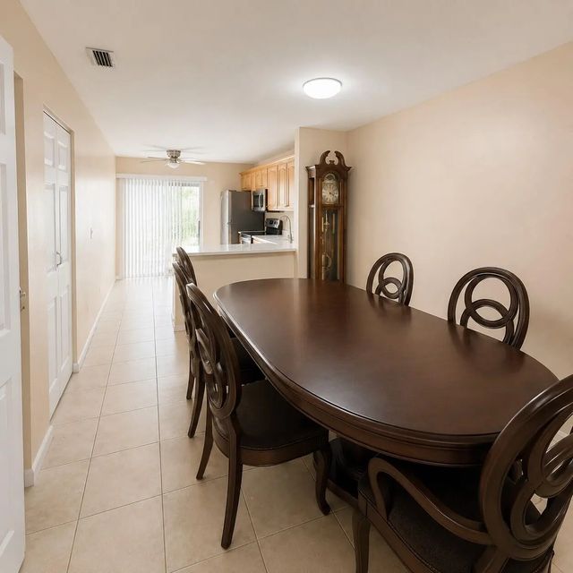 4 of 7 - 4570 Orleans Court #c, West Palm Beach, FL