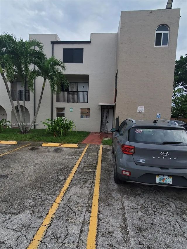 3 of 19 - 6600 W 2nd Court #15, Hialeah, FL