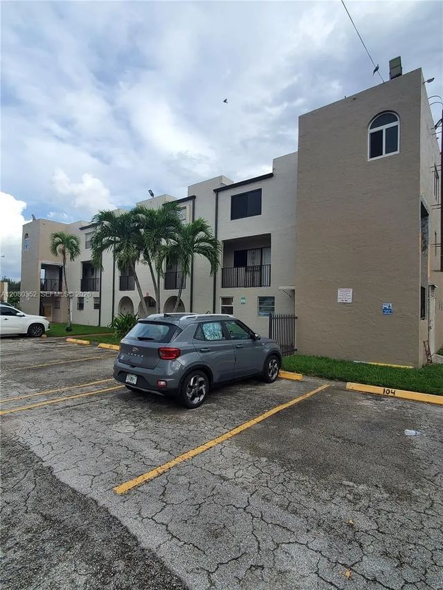 4 of 19 - 6600 W 2nd Court #15, Hialeah, FL