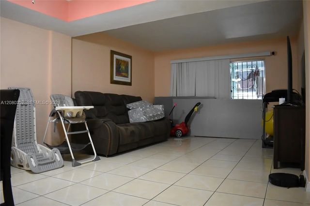 5 of 19 - 6600 W 2nd Court #15, Hialeah, FL