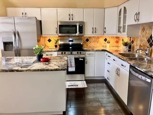 3910 Inverrary Boulevard #304-b, Lauderhill