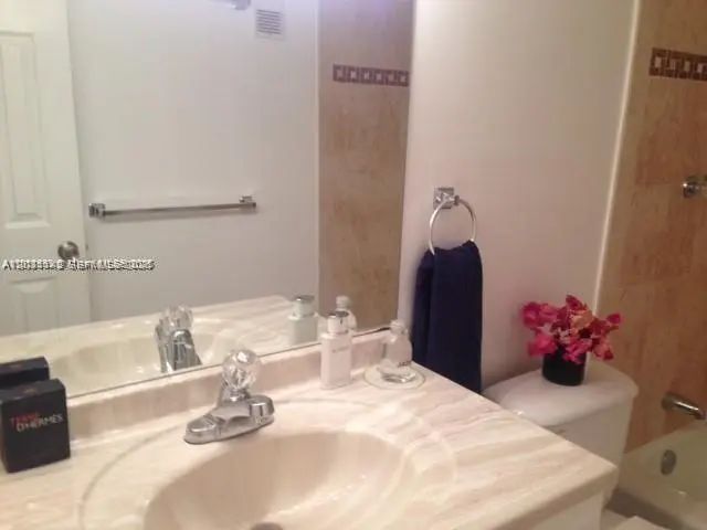 4 of 17 - 3910 Inverrary Boulevard #304-b, Lauderhill, FL