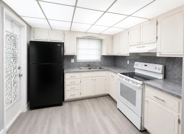 3 of 19 - 2031 Dewey Street #101, Hollywood, FL