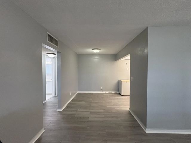 4 of 19 - 2031 Dewey Street #101, Hollywood, FL