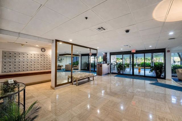 3 of 24 - 3850 Washington Street #314, Hollywood, FL