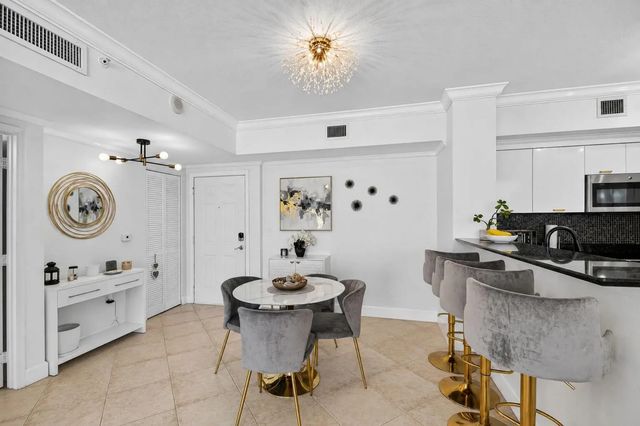 5 of 52 - 625 Casa Loma Boulevard #1009, Boynton Beach, FL