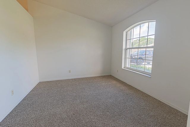 3 of 33 - 1831 Se Mantua Street, Port St. Lucie, FL