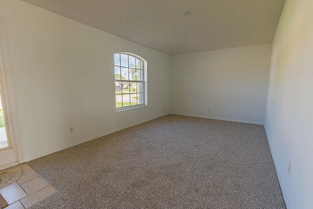5 of 33 - 1831 Se Mantua Street, Port St. Lucie, FL