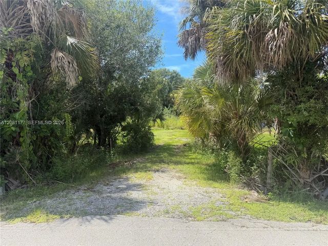 2 of 8 - 869 Avalon Avenue, LaBelle, FL