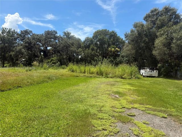 3 of 8 - 869 Avalon Avenue, LaBelle, FL