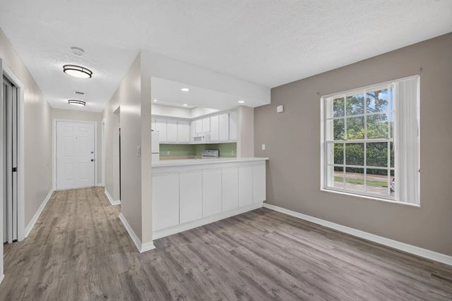 4 of 44 - 803 Se Central Parkway #9, Stuart, FL