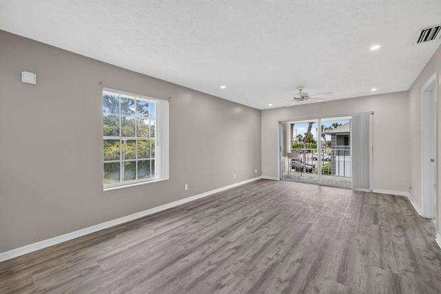5 of 44 - 803 Se Central Parkway #9, Stuart, FL