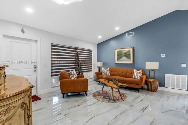 3 of 32 - 8330 Nw 3rd Street, Pembroke Pines, FL