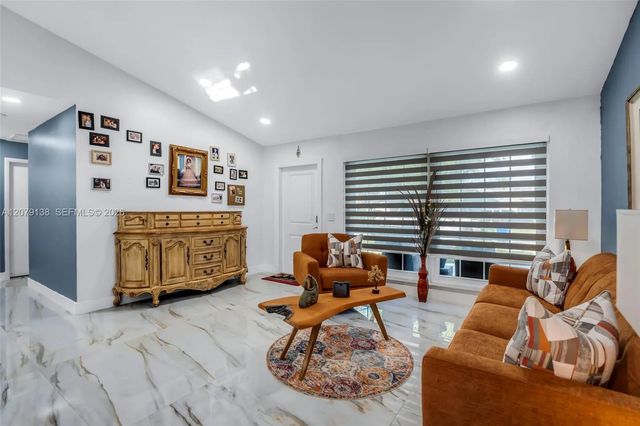 4 of 32 - 8330 Nw 3rd Street, Pembroke Pines, FL