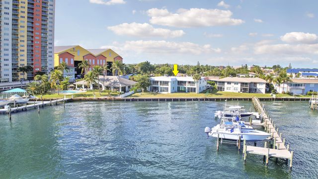 5 of 42 - 360 Wilma Circle, Riviera Beach, FL