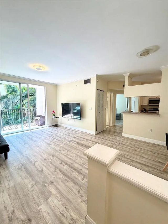 3 of 27 - 17150 N Bay Road #2419, Sunny Isles Beach, FL