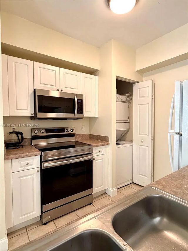 5 of 27 - 17150 N Bay Road #2419, Sunny Isles Beach, FL