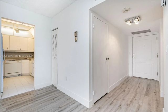 3 of 37 - 3625 N Country Club Drive #901, Aventura, FL