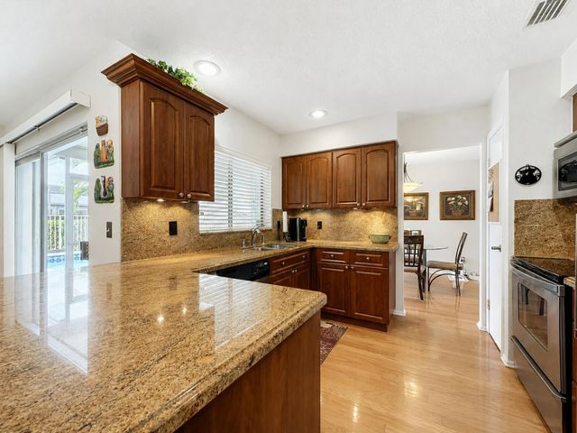 4 of 26 - 2602 Nw 98th Terrace, Coral Springs, FL