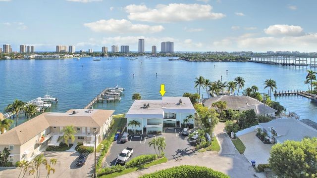 3 of 6 - 360 Wilma Circle, Riviera Beach, FL