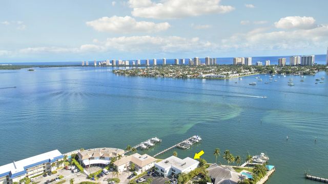 4 of 6 - 360 Wilma Circle, Riviera Beach, FL