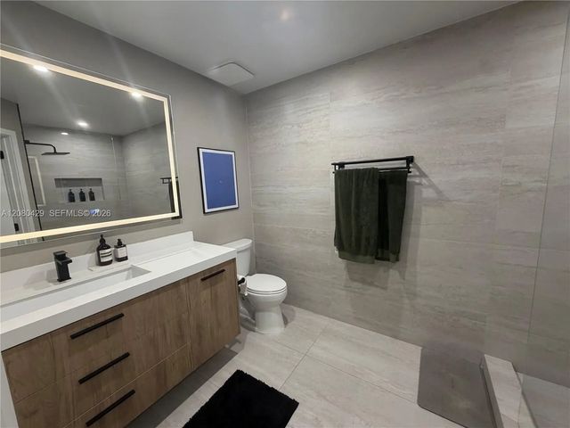 16676 Hemingway Drive, Weston