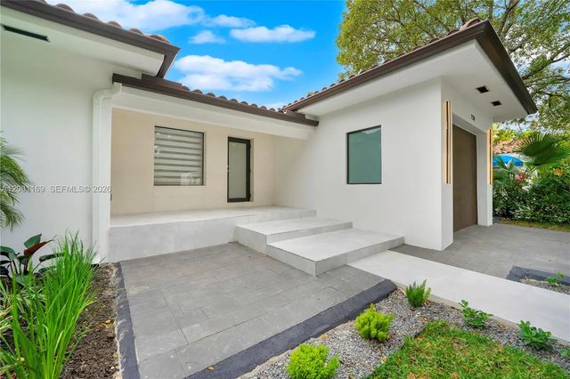 3 of 42 - 728 Majorca Avenue, Coral Gables, FL