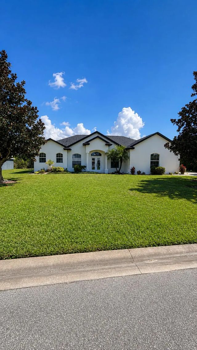 5422 Columbus Boulevard, Sebring