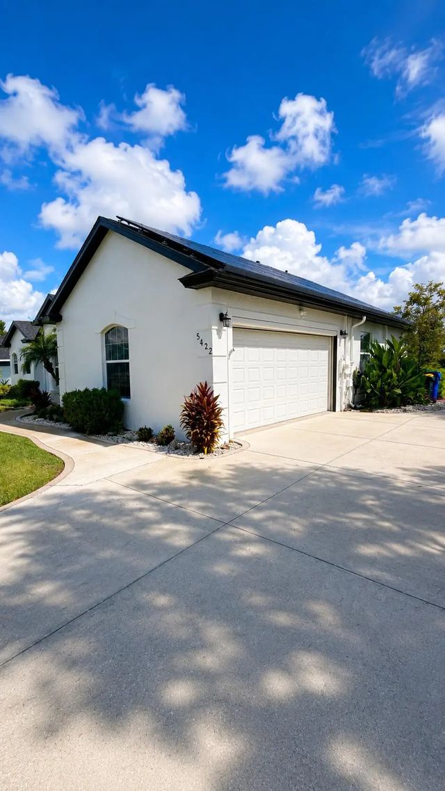 2 of 19 - 5422 Columbus Boulevard, Sebring, FL