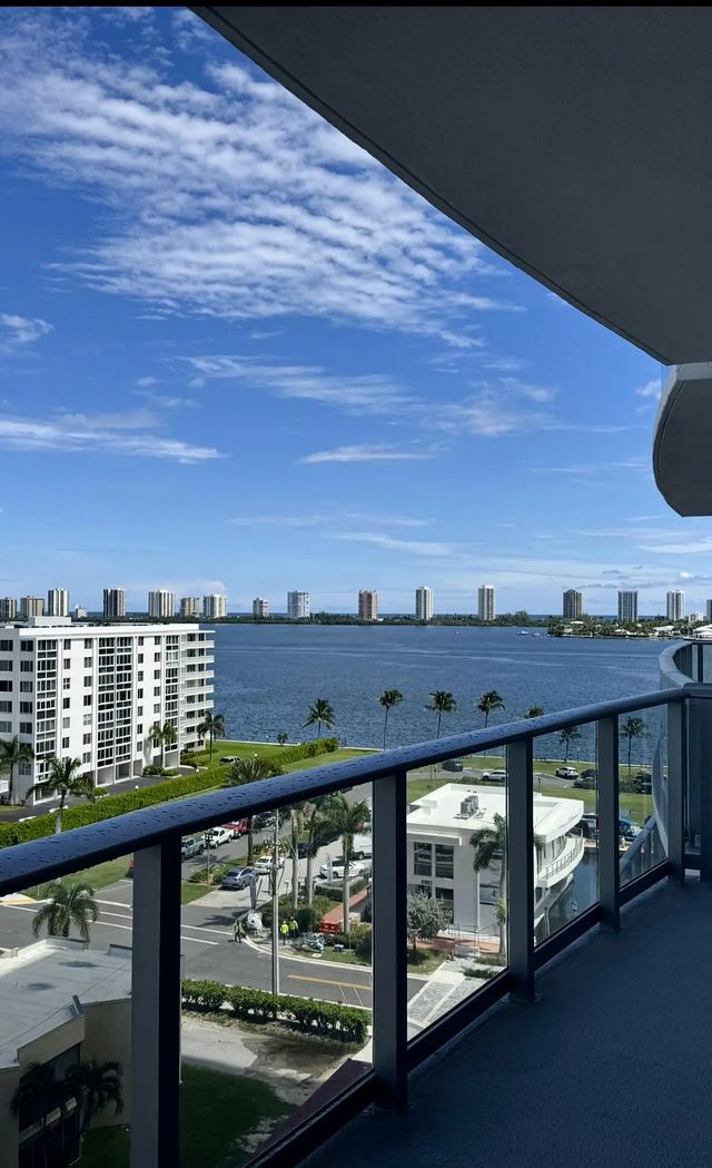 5 of 65 - 220 Lake Shore Drive #813, Lake Park, FL